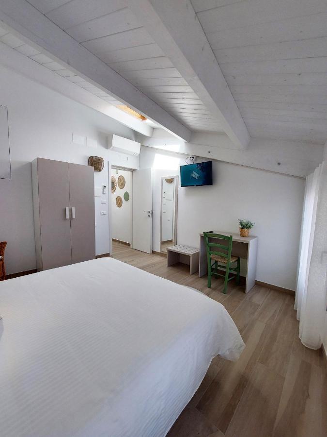 Affittacamere Casa Lilibet ซัน เบเนเดตโต เดล ตรอนโต ภายนอก รูปภาพ