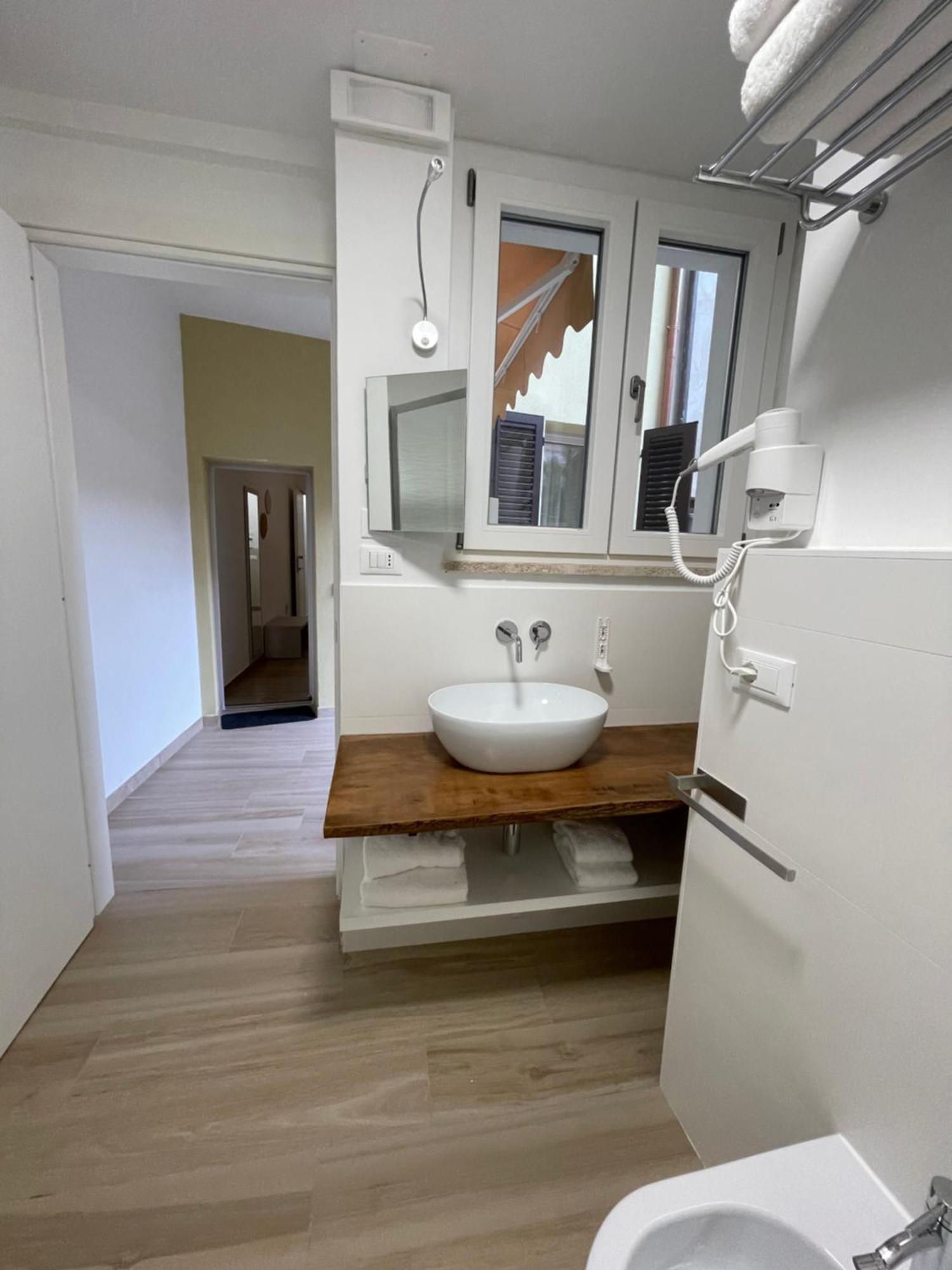 Affittacamere Casa Lilibet ซัน เบเนเดตโต เดล ตรอนโต ภายนอก รูปภาพ